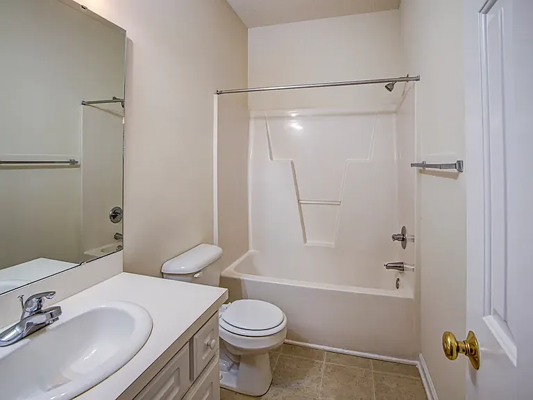 Hunter's Park Apartments — Photo 29