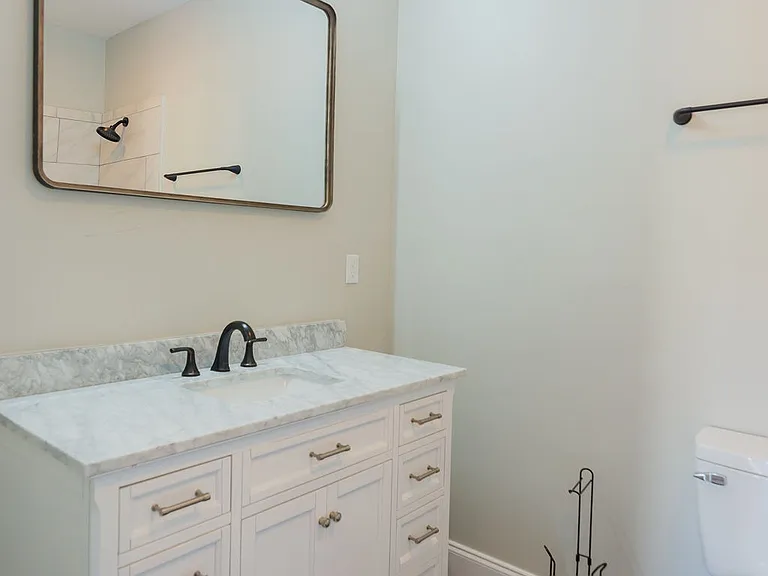 33 Michigan Ln — Photo 18