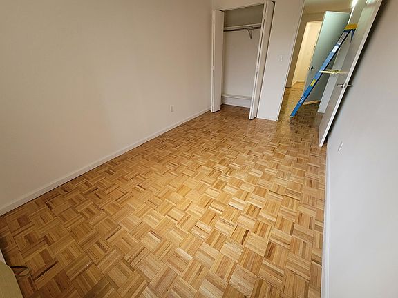 4th image of 14209 Barclay Ave APT 4L