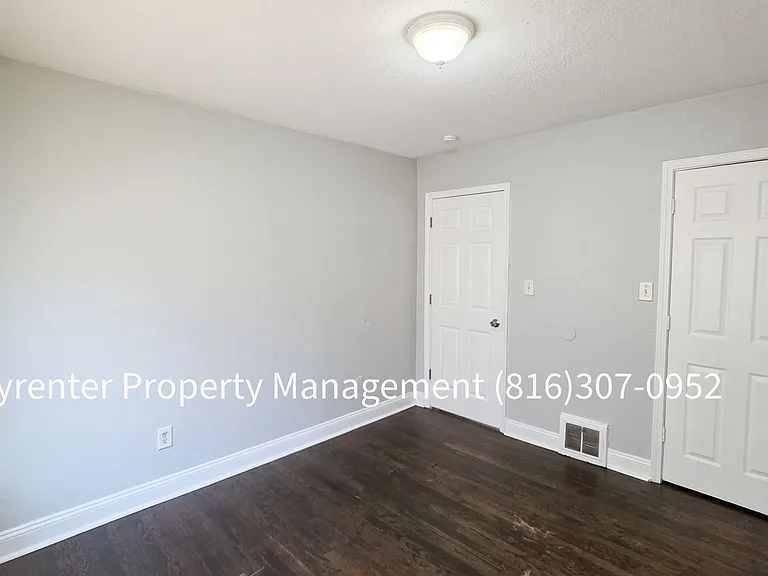 3921 Myrtle Ave — Photo 12