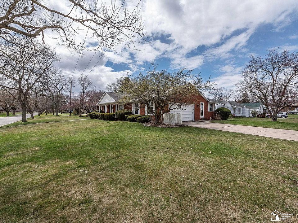 1375 Hollywood Dr, Monroe, MI 48162 Zillow