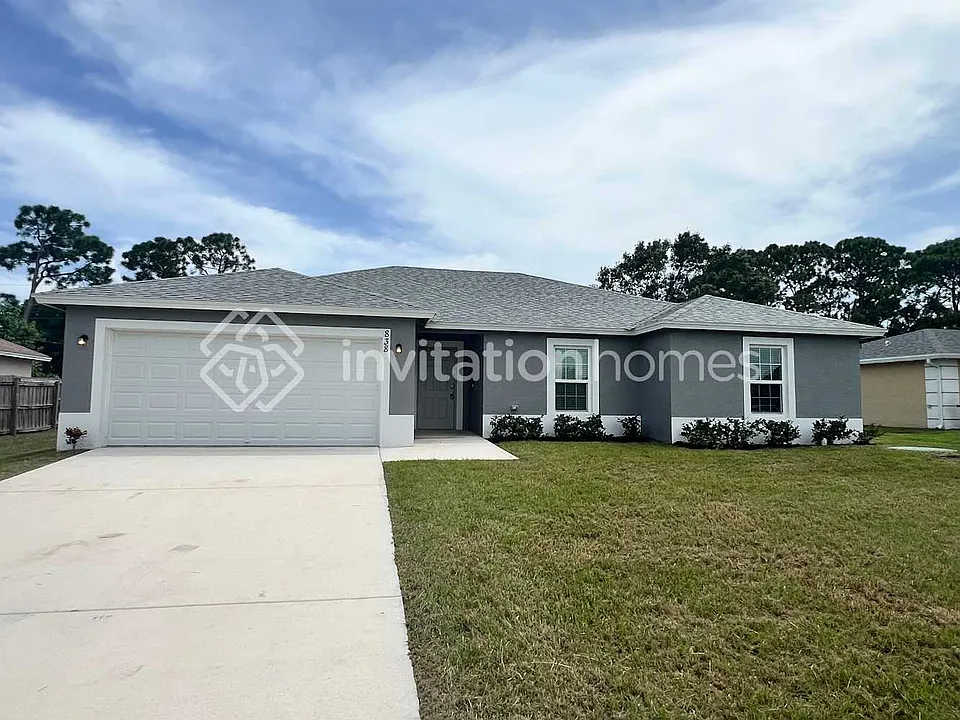 838 SW Canary Ter
