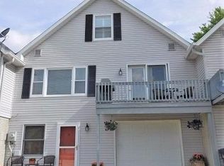 109 S 15th St APT 3, Denison, IA 51442