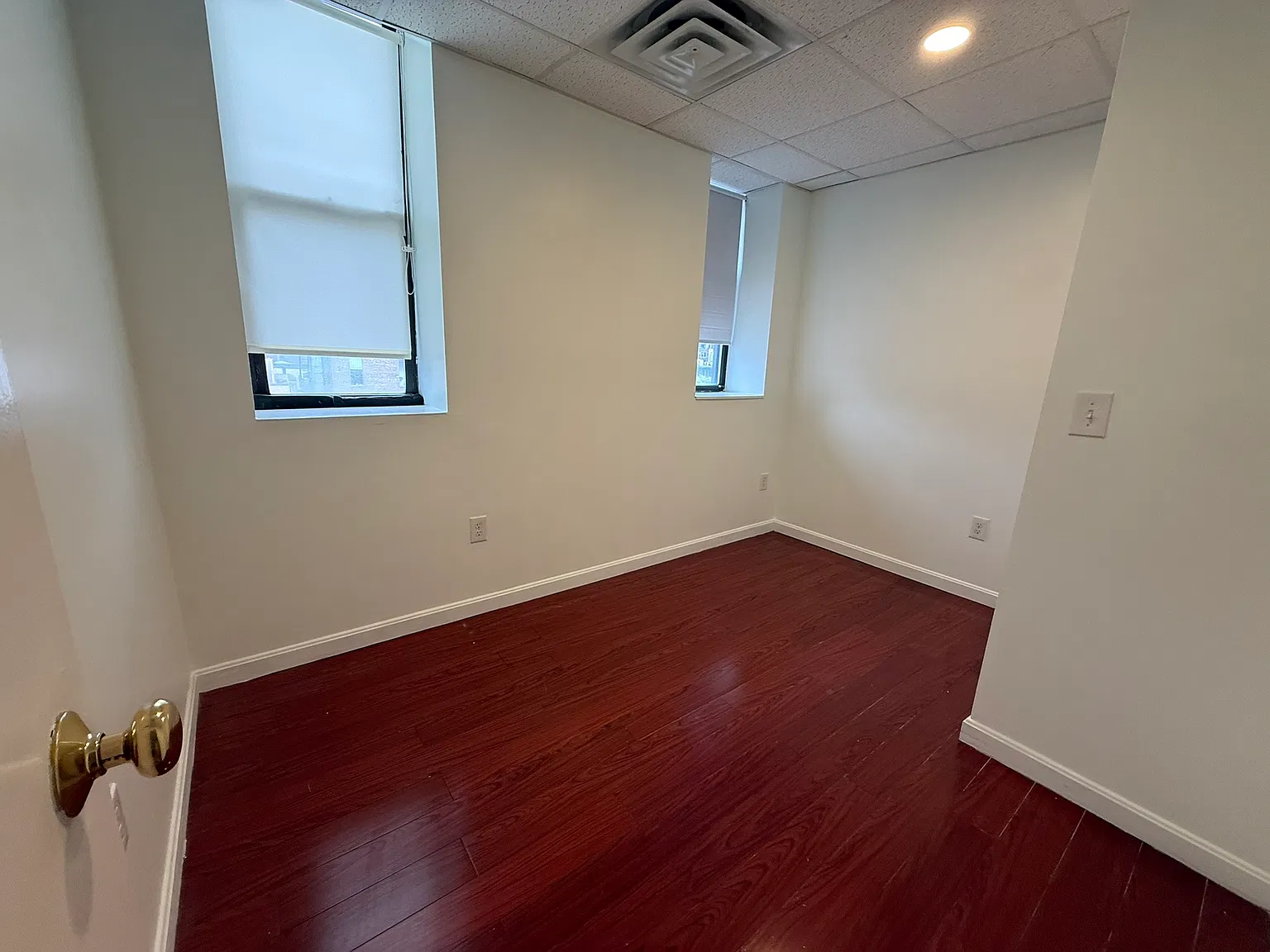 2 bed, 539 sqft, $2,990 — Photo 4