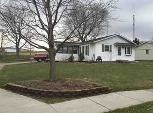 1226 Windsor Dr, Clinton, IA 52732