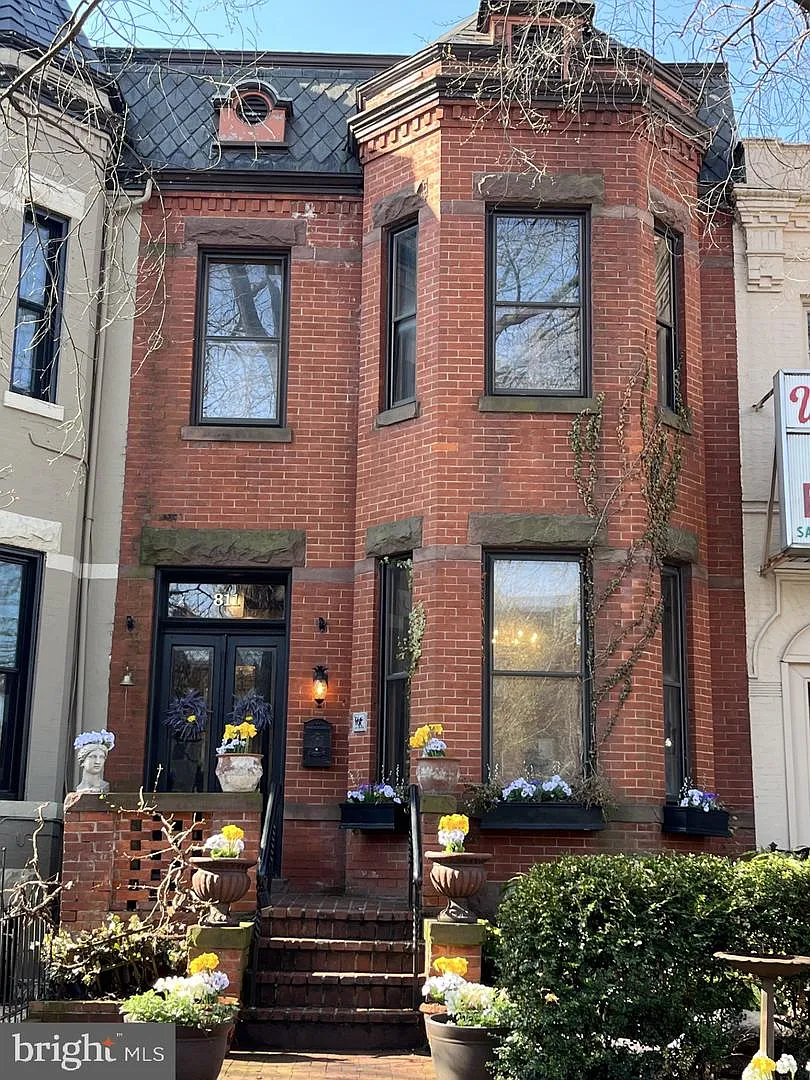 811 Massachusetts Ave NE photo 1