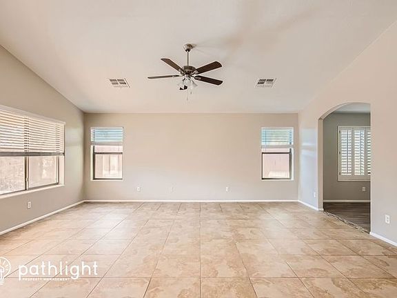 4th image of 44017 W Griffis Dr