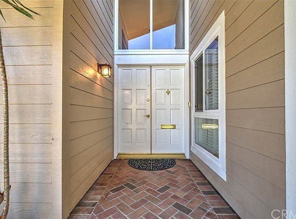 2nd image of 4196 Banyan Ave