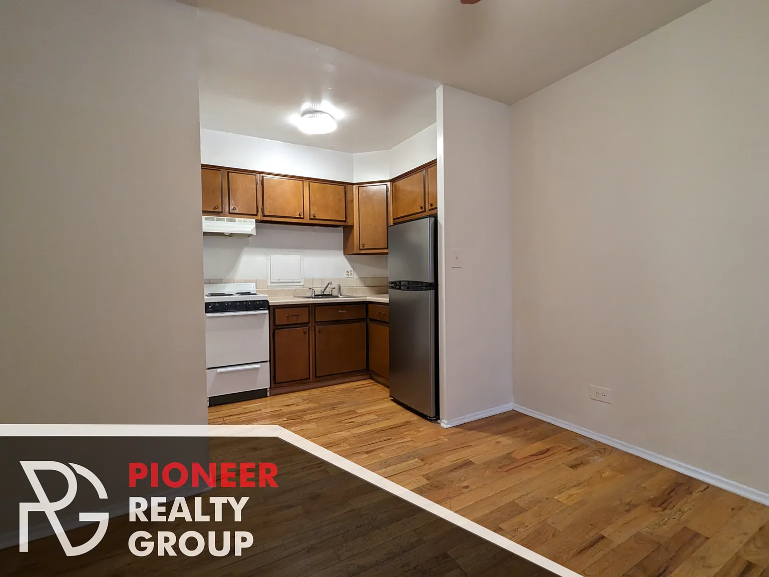 Studio, 400 sqft, $1,695 — Photo 4