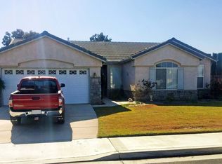 1083 W Pebble Dr, Hanford, CA