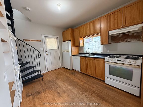 3rd image of 222 Ste Monique St