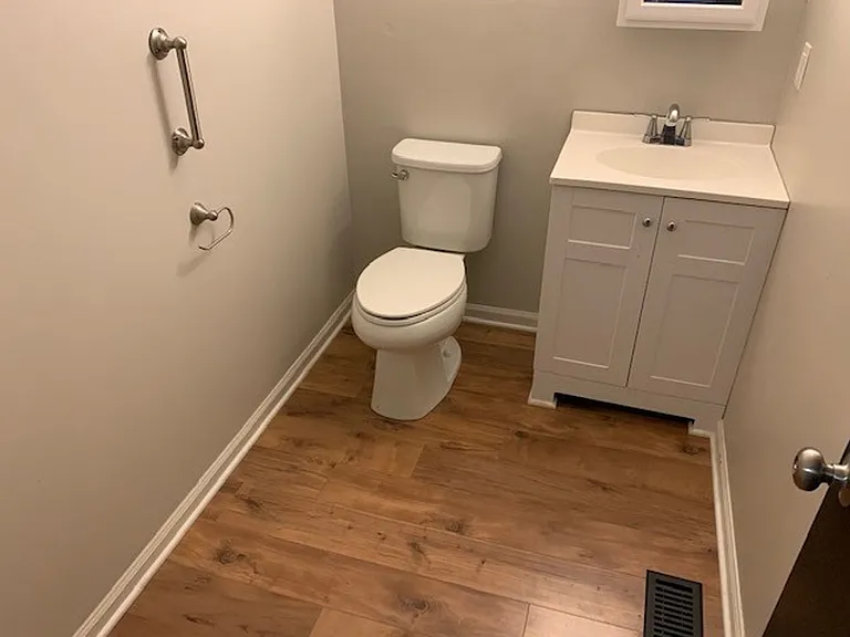 320 S Hawthorne St — Photo 11