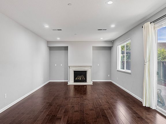 5th image of 1645 Shore Dr