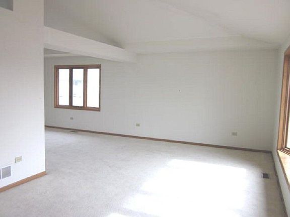 4th image of 5010 Fairoaks Ct