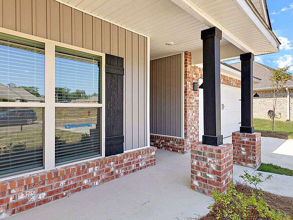 4th image of 544 Vista Pointe Dr