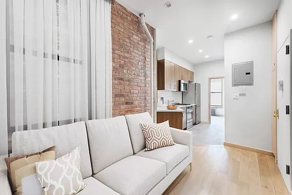 1st image of 110 Madison St #1A
