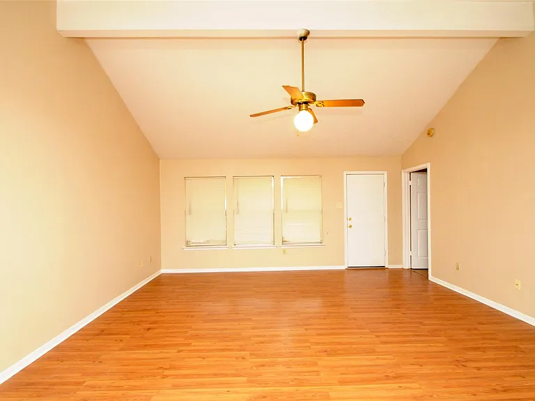 16503 Canario Dr — Photo 6