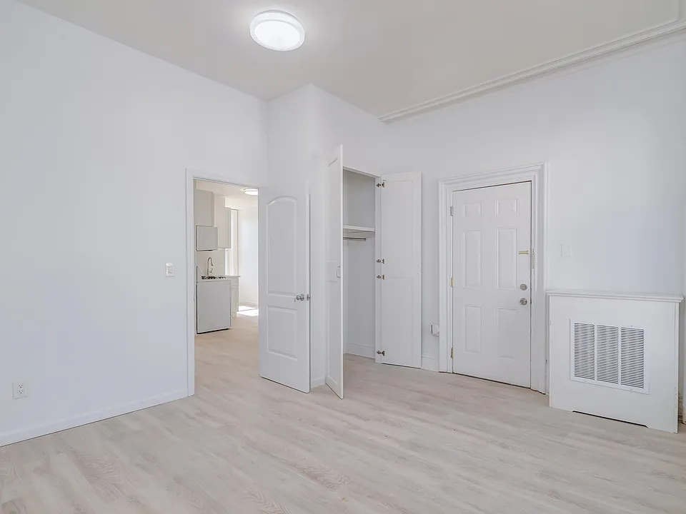 298 Princeton Ave #2