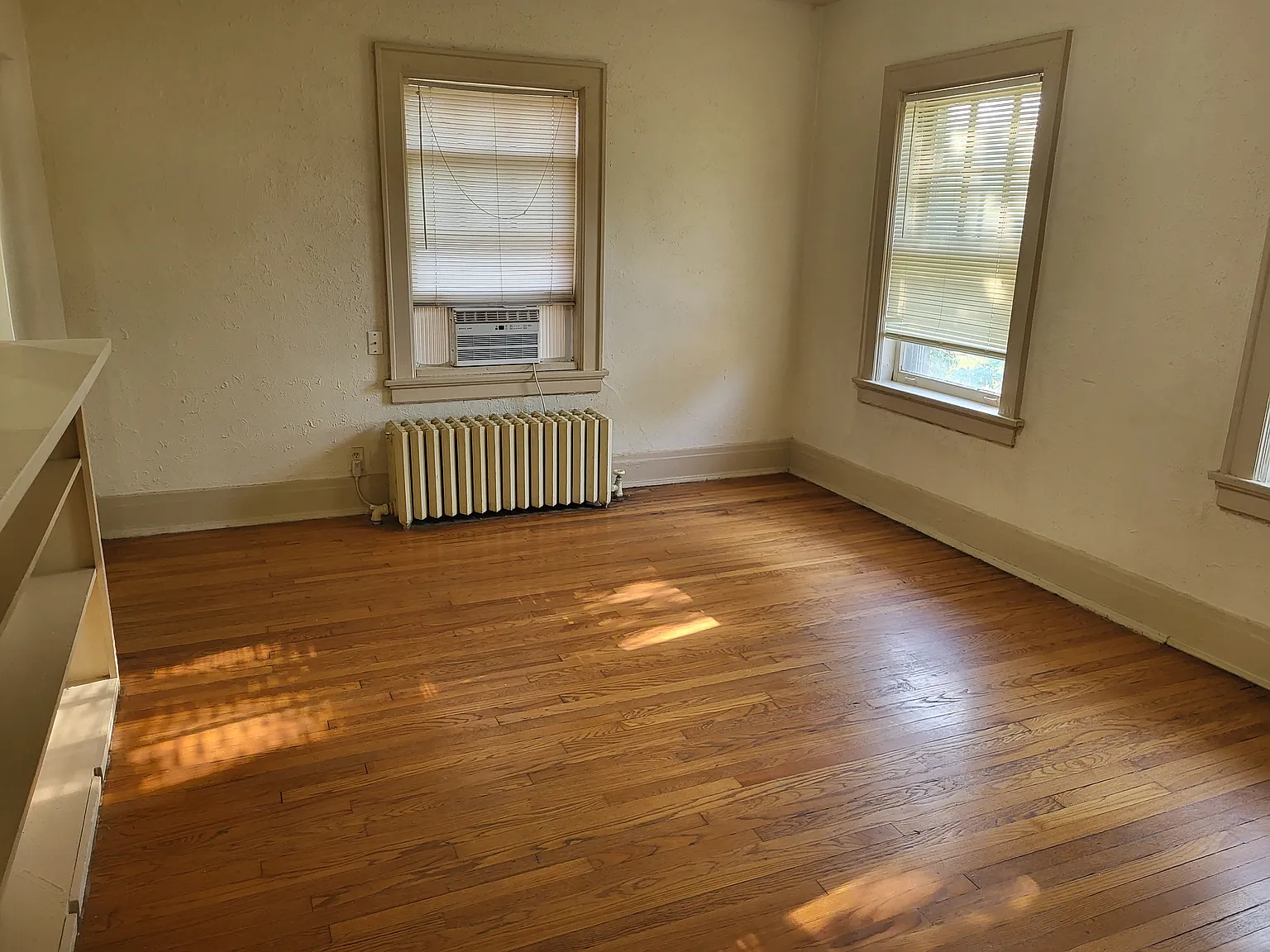 114 N 32nd Ave — Photo 3