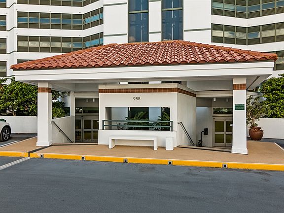 3rd image of 988 Boulevard Of The Arts #1510