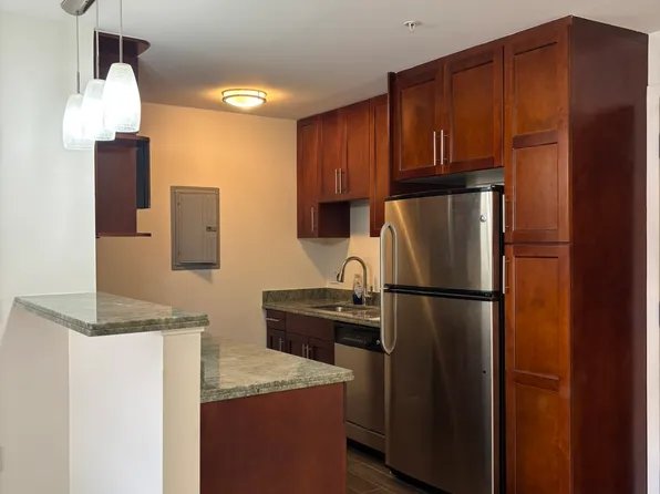 1810 Kaioo Dr, Honolulu, HI