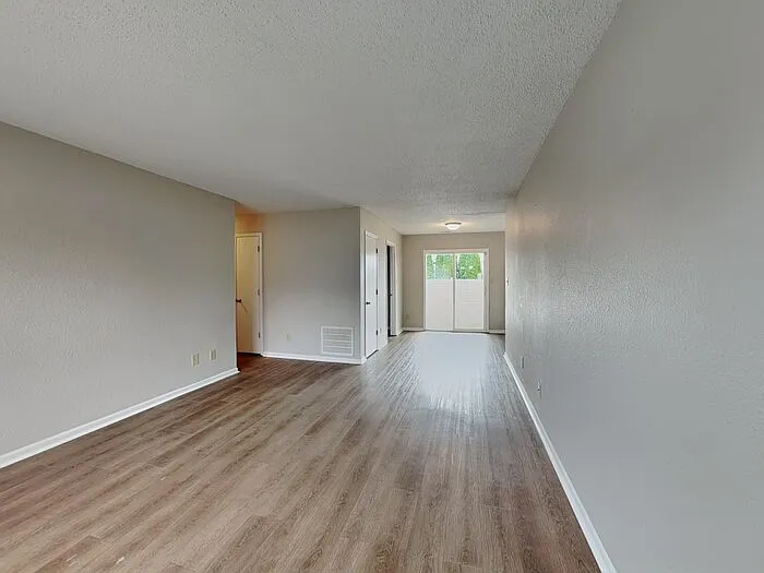 4073 Fairoaks Dr — Photo 4