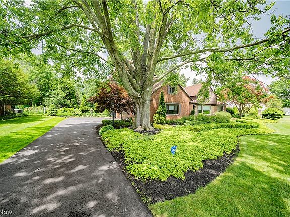 2nd image of 28099 Gates Mills Blvd