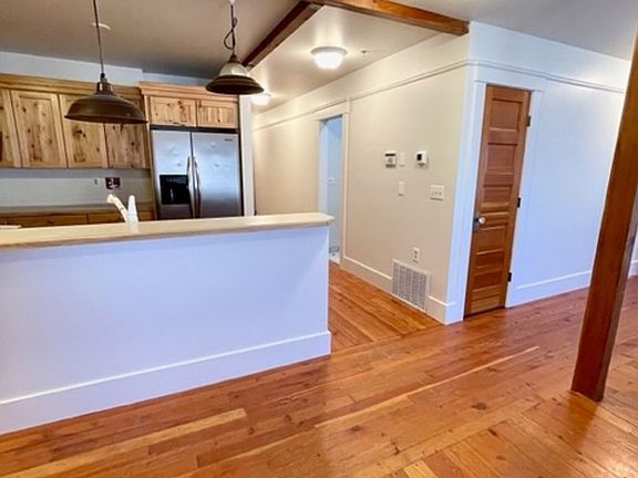 4th image of 1033 NW Bond St #230