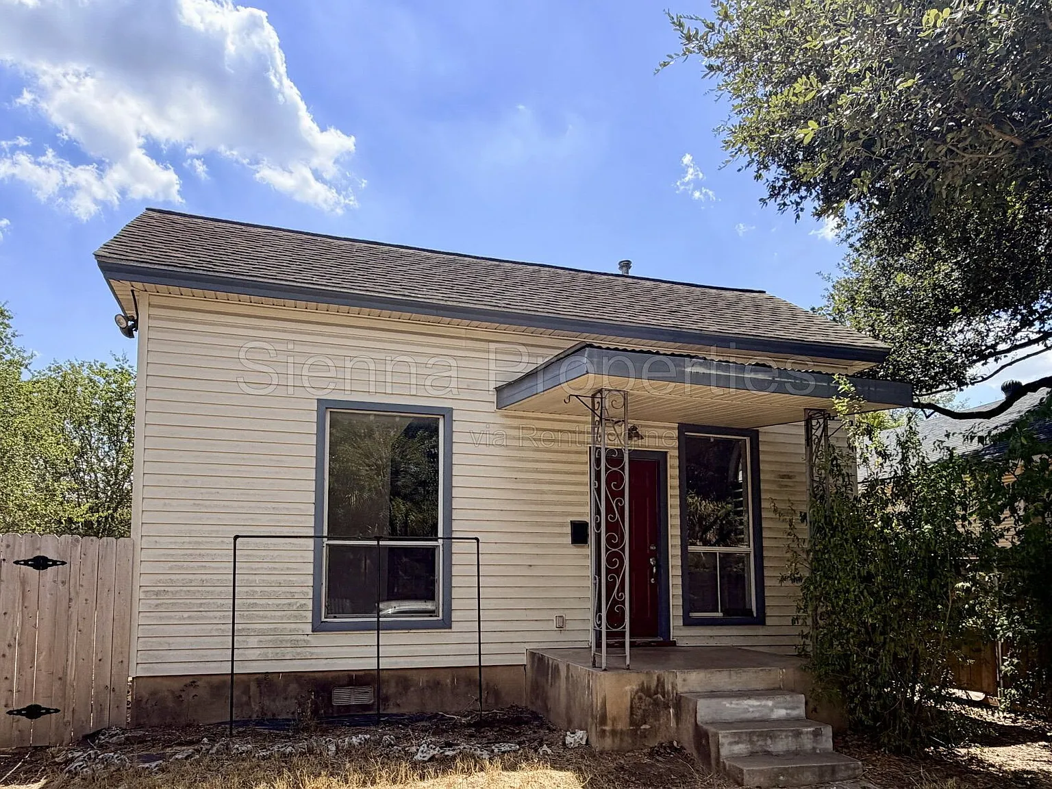 1 bed, 1.0 bath, 702 sqft, $2,100 — Photo 2