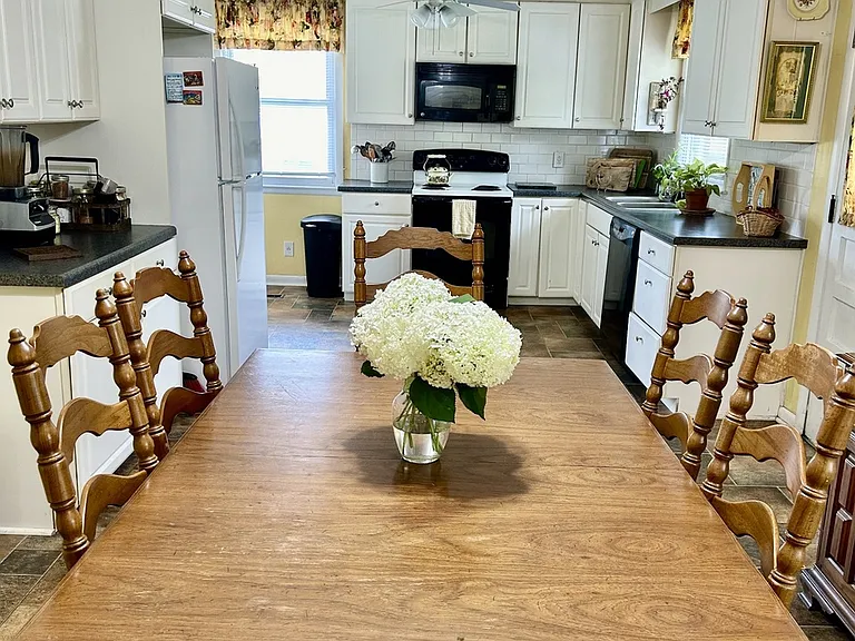 3004 Knud Dr — Photo 3
