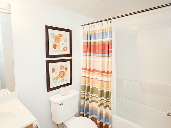 5th image of 14 S Kingsbridge Pl APT C