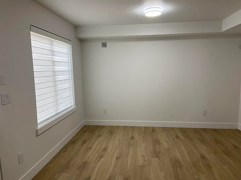 16794 20a Ave #BASEMENT — Photo 5
