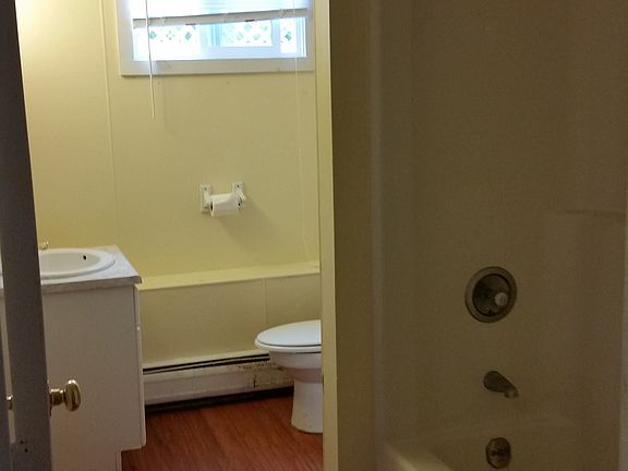 Bathroom (similar to all 3)
