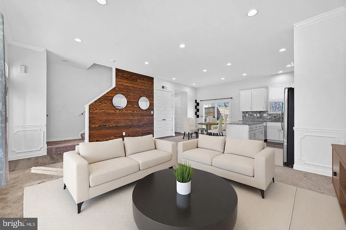 3 bed, 2.5 bath, 2064 sqft, $2,500 — Photo 2