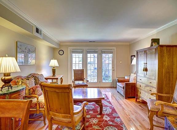 3rd image of 405 W Hamilton St #G
