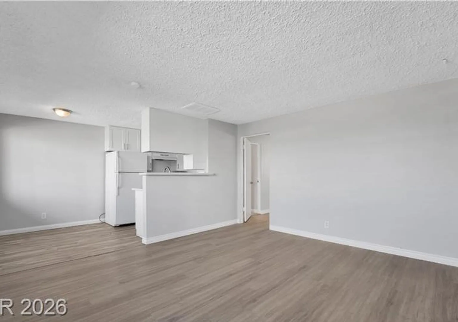 1 BD/1 BA Refreshed Apt — Photo 4