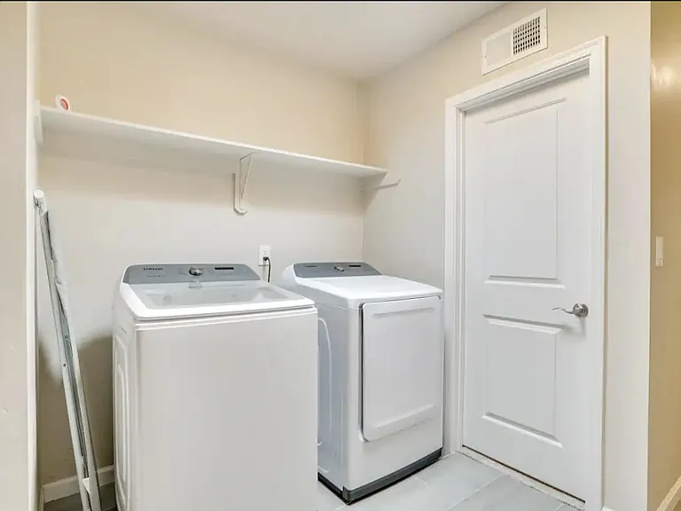 7621 E Waverly St — Photo 20