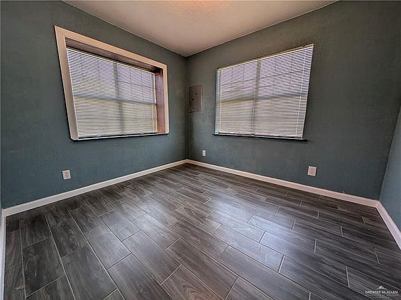 5th image of 4215 Truman St