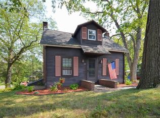 142 Crystal Lake Rd, Middletown, CT 06457