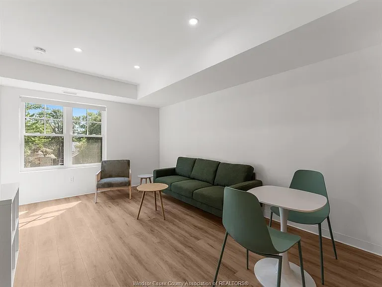 185 Randolph Pl — Photo 30
