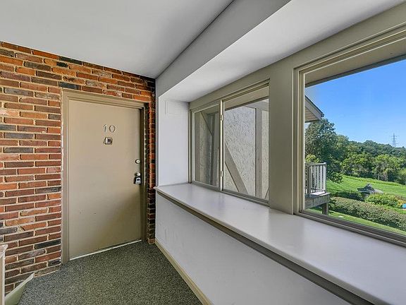 3rd image of 1425 Willow Brook Cv APT 10
