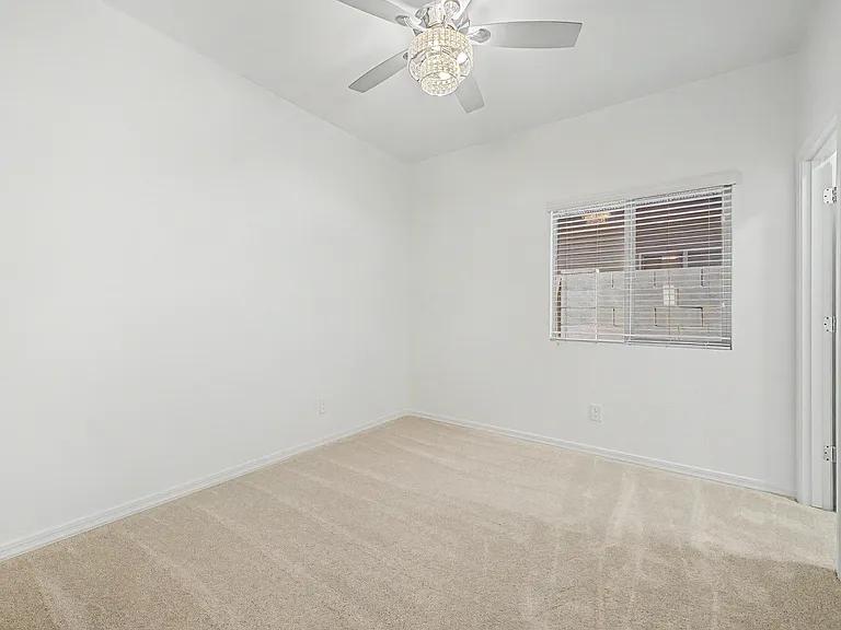 1360 W Joshua Tree Ave — Photo 15