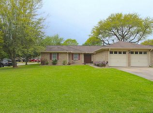 221 Englewood Dr, League City, TX 77573