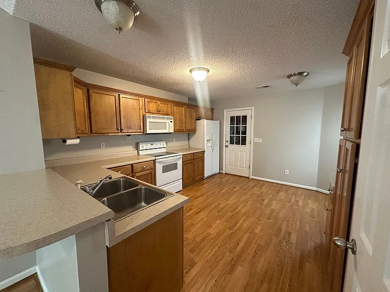 306 Bernard Couch Dr — Photo 6