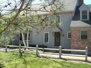 8 Veterans Rd APT 8, Amherst, NH 03031