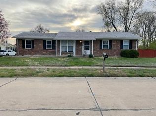 3026 Luxury Dr, Florissant, MO