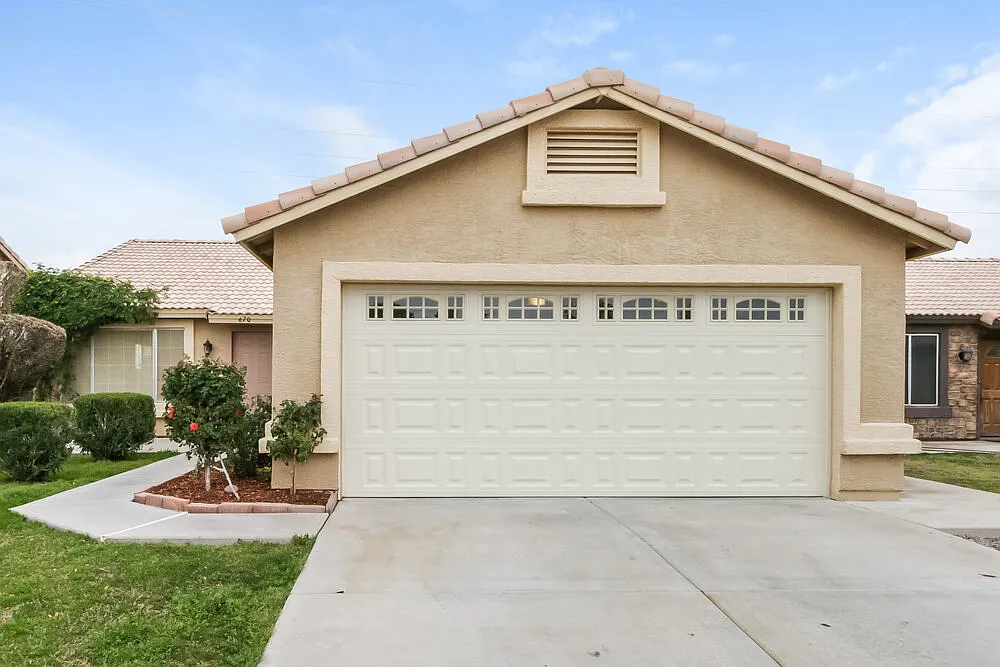 3 bed, 2.0 bath, 1440 sqft, $2,495 — Photo 1