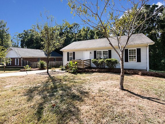 2nd image of 814 King Arthur Dr