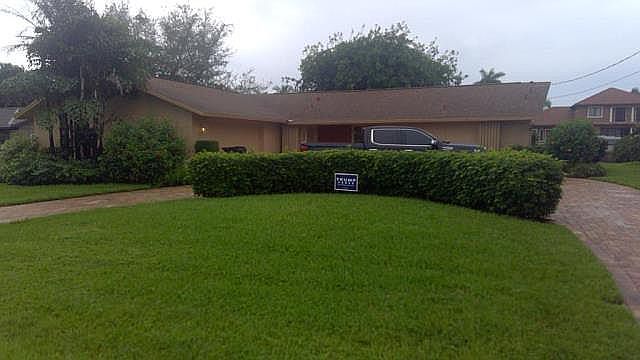 2nd image of 824 N Town And River Dr