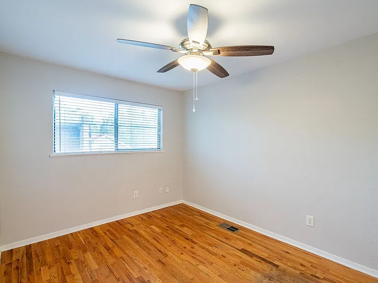 606 Franklin Blvd #A — Photo 14